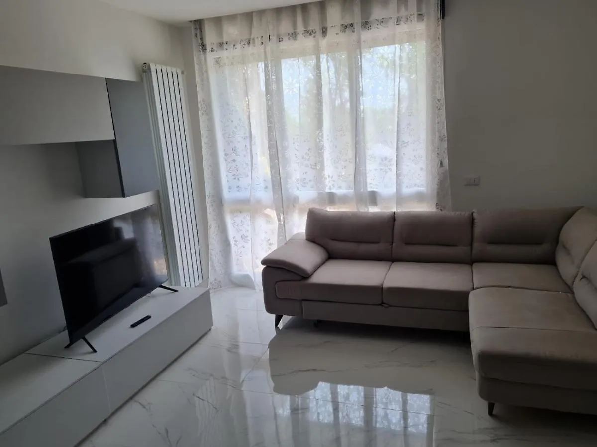 Apartament Marina Julia Apartment